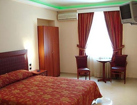 Brazil Hotel Atina Dış mekan fotoğraf